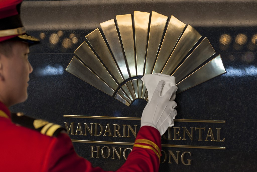 Mandarin Oriental Luxury Hotel in Hong Kong tra gli hotel più prestigiosi al mondo secondo Forbes