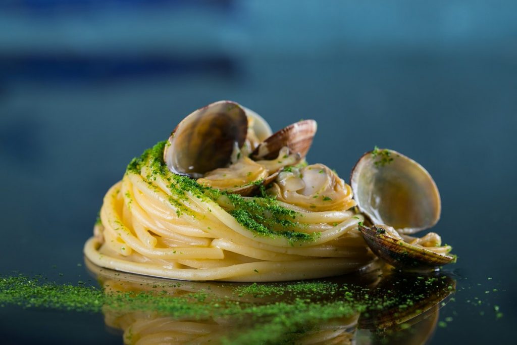 Spaghettone Felicetti con vongole e lattuga di mare Pesciolino Ristorante Roma