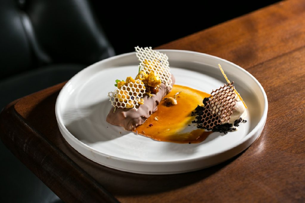 Uovo Carbonaro con caviale al tartufo - piatto menu Treefolk’s ristorante Roma Trastevere