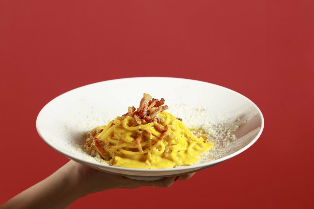 Spaghettone alla Carbonara dal menu di CARPACCIO ristorante carne Roma Prati